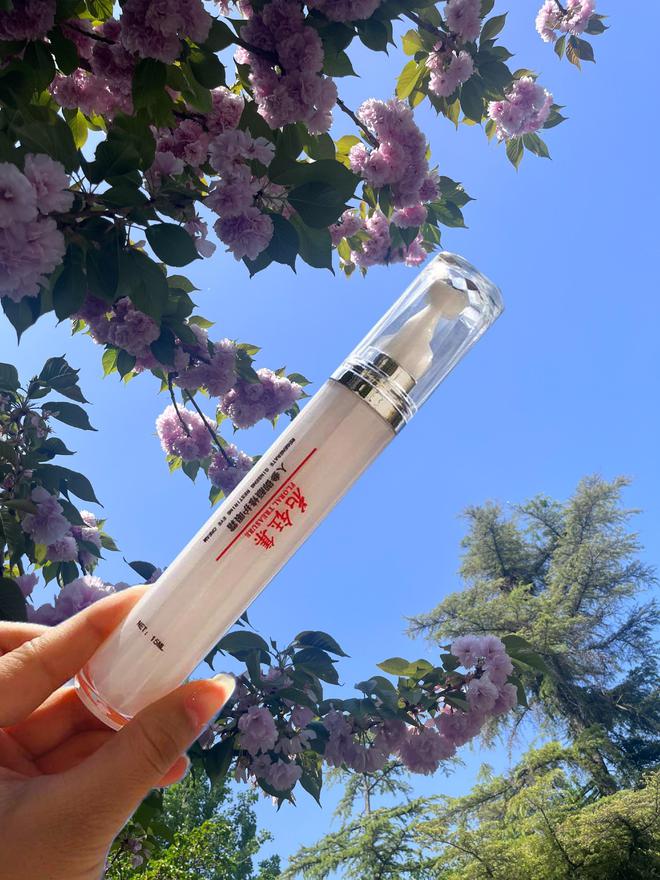 眼霜复盘：眼周肌肤可以变得更加光滑！OG真人平台滋润补水抗皱清爽不粘腻的(图3)