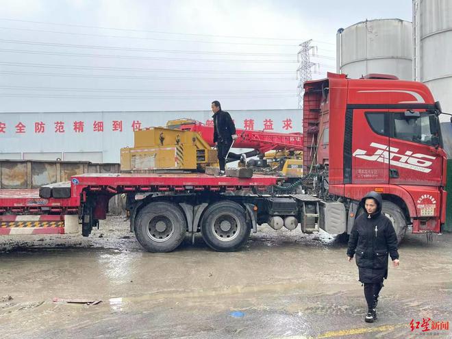 葬三年前结发妻子离世留下重组家庭的6个孩子OG真人舍不得多买氧气罐离世的河南卡友已下(图8)